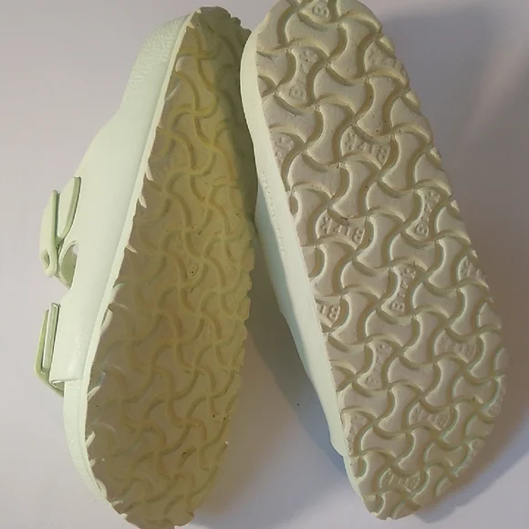 Birkenstock size 37 light green slide sandals - Picture 6 of 7